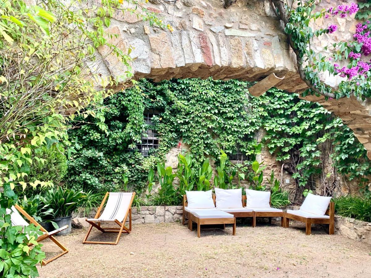 Capmany Els Racons Del Fort Castle In Wine Territory מראה חיצוני תמונה