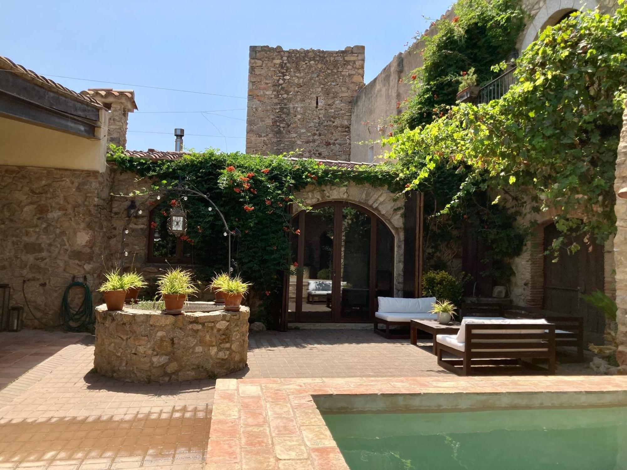 Capmany Els Racons Del Fort Castle In Wine Territory מראה חיצוני תמונה